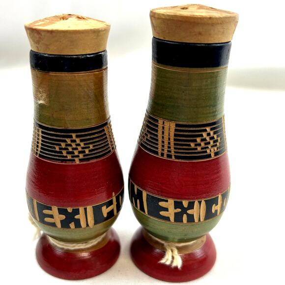 Mexico handmade wood salt & Pepper shakers Vintage hand painted - Picture 1 of 7